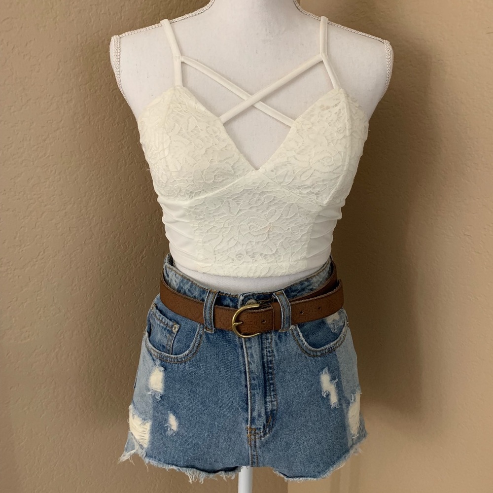 ❗️3/$12 ❗️Lace detail crop top